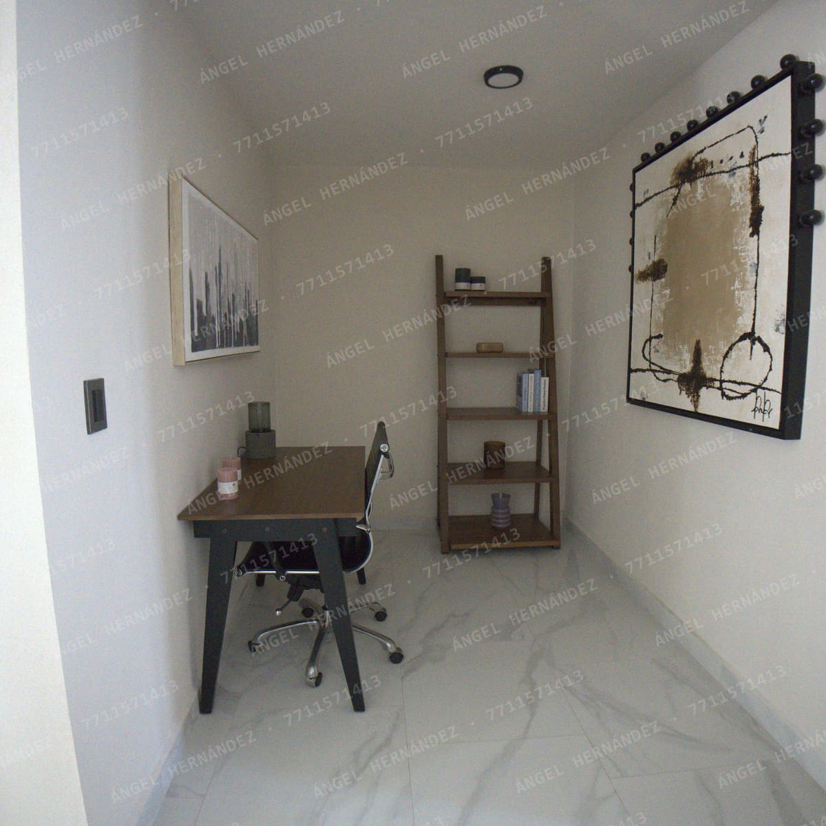 Estudio con escritorio en Creta Planta Baja, Basalto