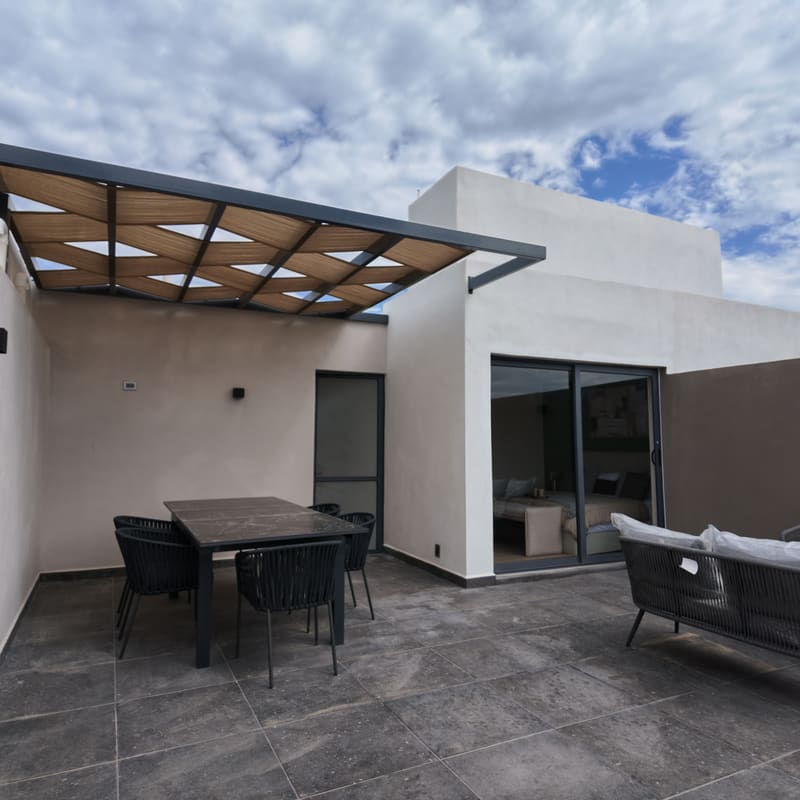 Terraza panorámica roof garden en tercer nivel de Creta Rooftop