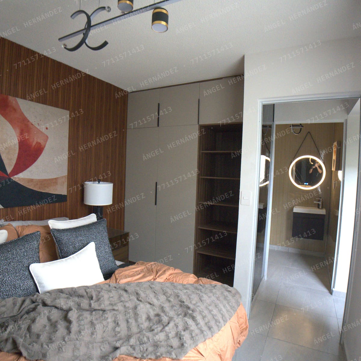 Recámara de planta baja junto a su baño completo en casa muestra Málaga, Real Madeira