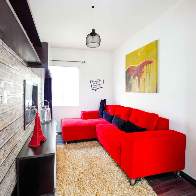 Sala flex o sala de TV en planta alta de modelo Pontevel, Real Madeira