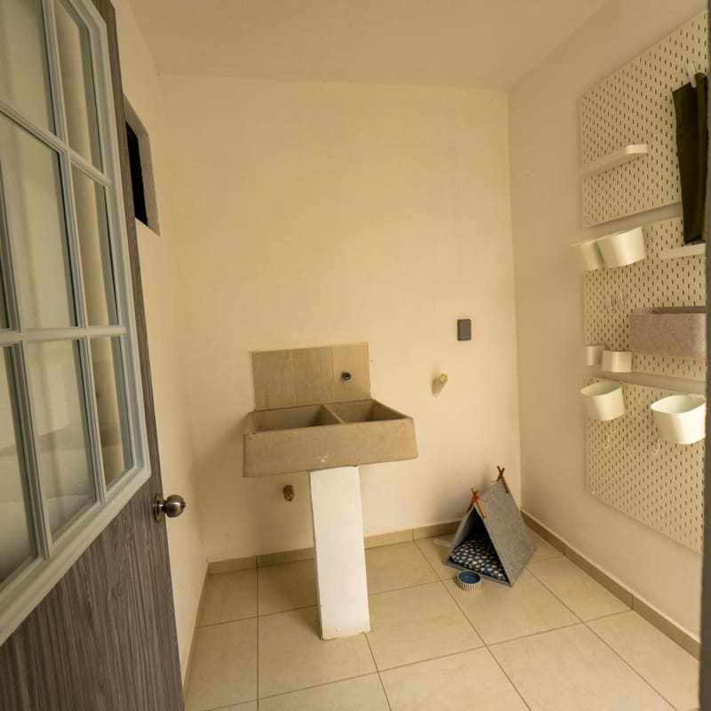 Área de lavado y servicio interior en departamento Tulle, San Luis III