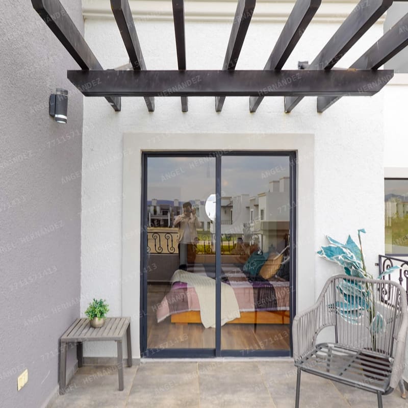 Terraza exterior en planta alta de modelo Vermentino Ampliada, Señeros