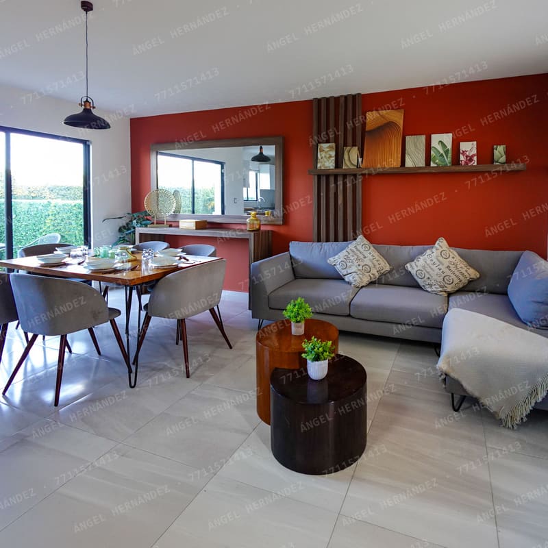Sala con iluminación natural y decoración en modelo Vermentino, Señeros